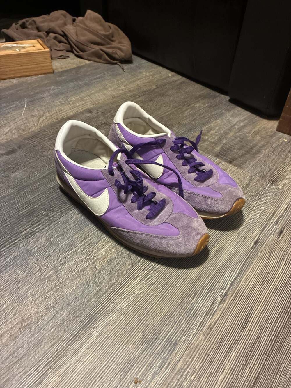 Nike Oceania Size 10 Bright Violet Retro Running Shoes